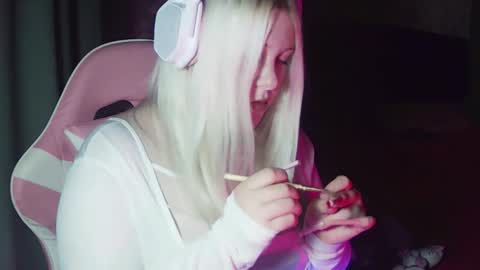 Snapshot of jessiangels chatting on 10/30/25, 07:14 jessiangels online show from 10/30/25, 07:14