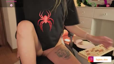 jessica__04 online show from 11/09/25, 02:21