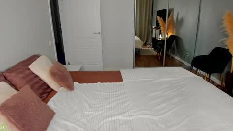 Snapshot of jessica_gill chatting on 11/25/25, 07:19 Jessica online show from 11/25/25, 07:19