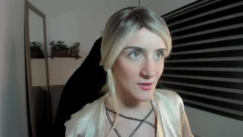 Snapshot of jessica_lisbon chatting on 04/24/26, 02:08 Jessica online show from 04/24/26, 02:08