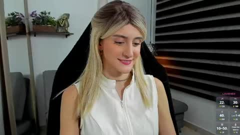 Snapshot of jessica_lisbon chatting on 05/15/26, 06:04 Jessica online show from 05/15/26, 06:04