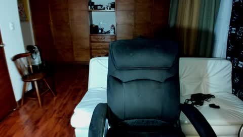 Snapshot of jessica_rabbit777_ chatting on 01/10/25, 12:17 jessica_rabbit777_ online show from 01/10/25, 12:17