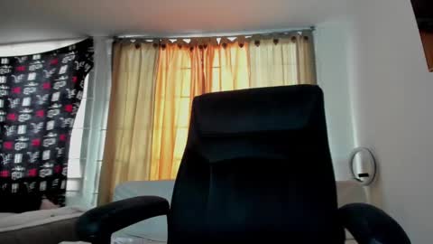 Snapshot of jessica_rabbit777_ chatting on 02/16/25, 09:48 jessica_rabbit777_ online show from 02/16/25, 09:48