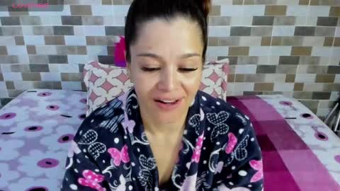 Snapshot of jessica_robertss chatting on 05/24/26, 02:27 jessimodel independient online show from 05/24/26, 02:27