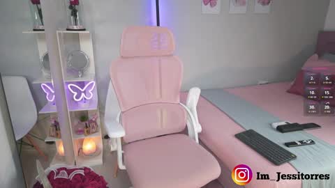 Snapshot of jessica_tom_ chatting on 04/11/26, 04:33 Jessica online show from 04/11/26, 04:33