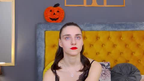 Jessica White online show from 11/21/25, 04:00