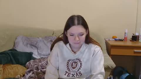 jessicaholland1 online show from 04/24/26, 05:26