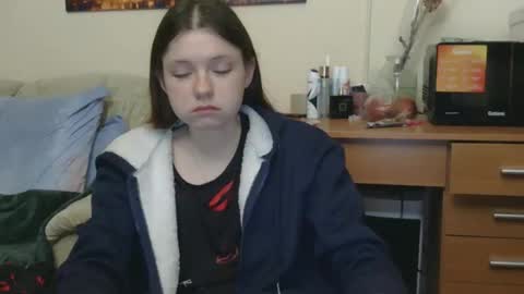 jessicaholland1 online show from 05/16/26, 06:39