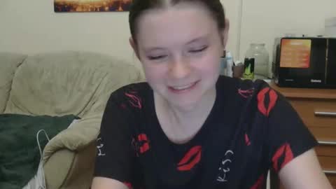 jessicaholland1 online show from 05/26/26, 07:10