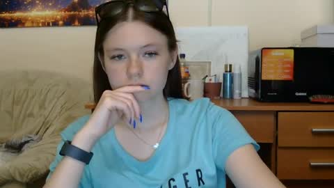 jessicaholland1 online show from 06/20/26, 06:44