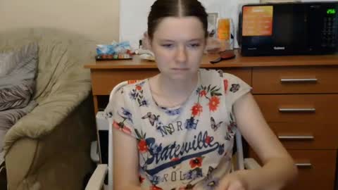 jessicaholland1 online show from 07/10/26, 06:21