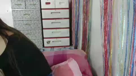 jessicajones_25 online show from 12/03/24, 08:27