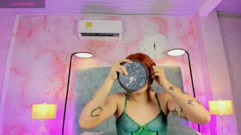 JESSI AND NAOMI online show from 11/03/25, 11:04