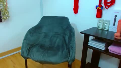 Snapshot of jessicarabbit4 chatting on 01/05/25, 11:12 jessicarabbit4 online show from 01/05/25, 11:12