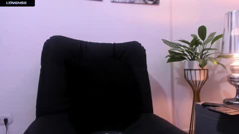 Snapshot of jessid_cutson chatting on 02/02/25, 09:13 Jessid online show from 02/02/25, 09:13