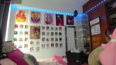 Snapshot of jessie_williams_01 chatting on 03/18/26, 04:32 Your Sweet Angel online show from 03/18/26, 04:32