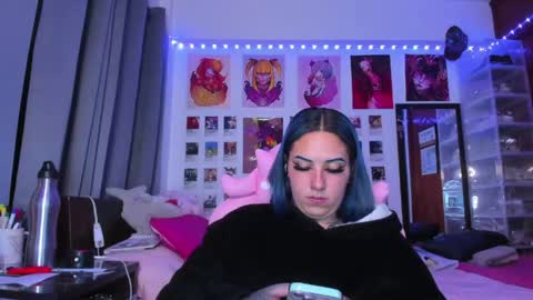 Snapshot of jessie_williams_01 chatting on 04/15/26, 05:03 Your Sweet Angel online show from 04/15/26, 05:03