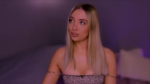 jessiellle online show from 10/14/25, 06:03