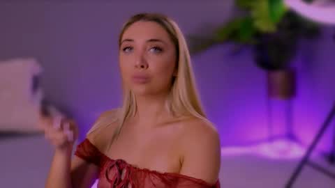 jessiellle online show from 10/18/25, 07:25