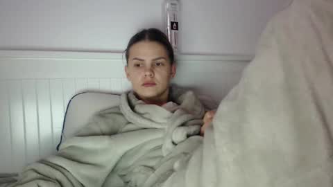 jessieryan online show from 10/21/25, 03:40