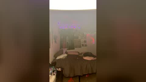 Snapshot of jessiexy chatting on 12/23/25, 04:32 jessiexy online show from 12/23/25, 04:32