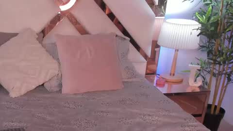 Snapshot of jessiica_stonne2 chatting on 01/11/25, 04:16 JESSICA STONNE online show from 01/11/25, 04:16