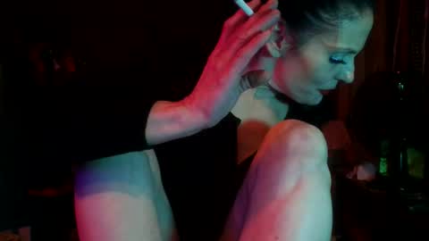 Snapshot of jessirabbit816 chatting on 12/16/25, 05:56 jessirabbit816 online show from 12/16/25, 05:56