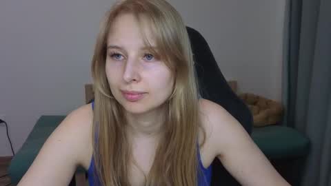 Snapshot of jessy_comely chatting on 06/08/26, 03:23 Jessy online show from 06/08/26, 03:23