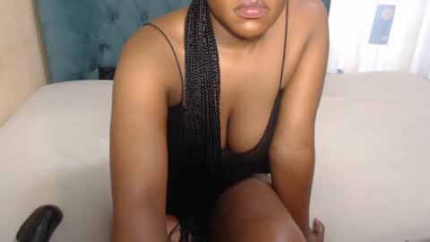 Snapshot of jessyhoneyx chatting on 11/19/25, 04:12 jessyhoneyx online show from 11/19/25, 04:12