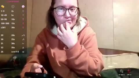 Bye everyone i cant see any reason to stay here wish u luck online show from 10/23/25, 08:46