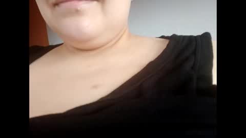 Snapshot of jessyxcuteee chatting on 11/12/25, 07:53 Jessy online show from 11/12/25, 07:53