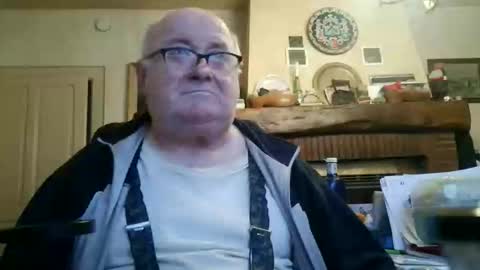 Snapshot of jesuisfou400 chatting on 02/11/26, 10:20 guy online show from 02/11/26, 10:20