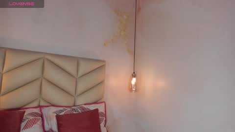 Jessica online show from 10/23/25, 07:45