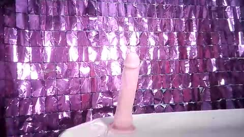 Ale online show from 10/19/25, 03:56