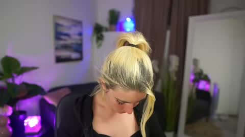 Snapshot of jetpearl chatting on 04/23/26, 08:11 Jet online show from 04/23/26, 08:11