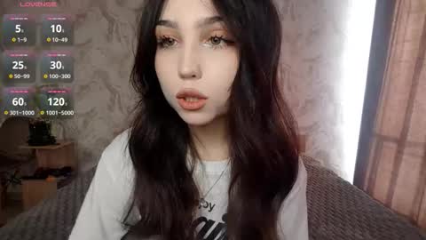 Snapshot of jettanicolay chatting on 03/27/26, 12:27 I am Gina ntmu Lets hit 10 Thumbs Up together online show from 03/27/26, 12:27