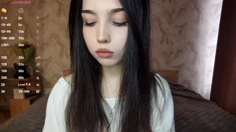 Snapshot of jettanicolay chatting on 04/05/26, 11:51 I am Gina ntmu Lets hit 10 Thumbs Up together online show from 04/05/26, 11:51