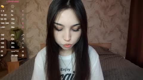 Snapshot of jettanicolay chatting on 04/08/26, 09:20 I am Gina ntmu Lets hit 10 Thumbs Up together online show from 04/08/26, 09:20