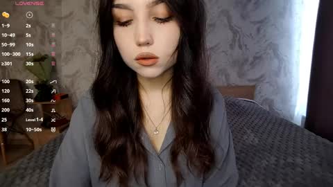 Snapshot of jettanicolay chatting on 04/17/26, 06:38 I am Gina ntmu Lets hit 10 Thumbs Up together online show from 04/17/26, 06:38