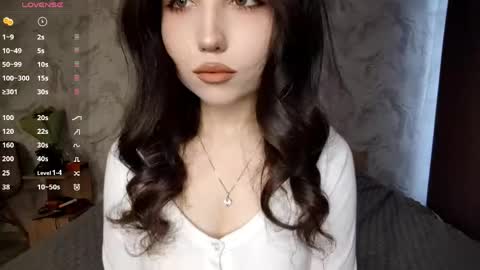 Snapshot of jettanicolay chatting on 04/19/26, 06:46 I am Gina ntmu Lets hit 10 Thumbs Up together online show from 04/19/26, 06:46