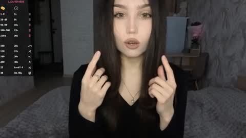 I am Gina ntmu Lets hit 10 Thumbs Up together online show from 05/12/26, 09:39