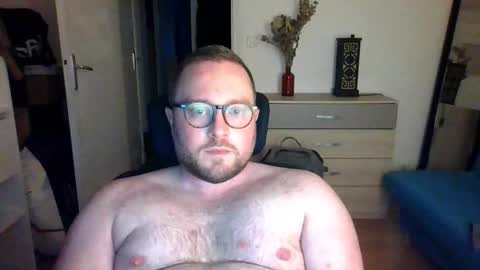 jeuneloup92 online show from 11/21/25, 05:00