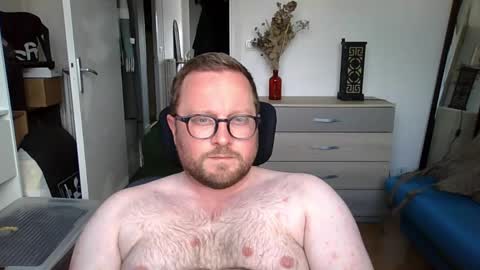 jeuneloup92 online show from 05/11/26, 04:04