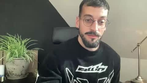 Snapshot of jeunemek00779042 chatting on 02/23/26, 07:11 JEUNEMEK007 online show from 02/23/26, 07:11