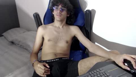 Snapshot of jey_foxx chatting on 03/27/26, 11:04 jey_foxx online show from 03/27/26, 11:04