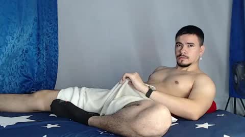 Snapshot of jeycob_happy97 chatting on 06/02/26, 11:23 Juan David online show from 06/02/26, 11:23