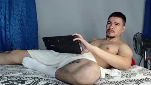 Snapshot of jeycob_happy97 chatting on 07/08/26, 11:48 Juan David online show from 07/08/26, 11:48