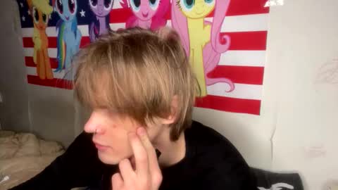 Snapshot of jeycob_ice chatting on 03/22/26, 10:13 jeycob ice online show from 03/22/26, 10:13