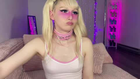 Snapshot of jeylababe chatting on 07/14/26, 02:05 online show from 07/14/26, 02:05