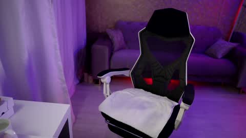 Snapshot of jeyssy69 chatting on 01/28/25, 05:00 Jeyssy also Andra  online show from 01/28/25, 05:00